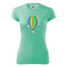 Teplovzdušný balón v oblakoch