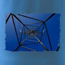 Stožiar vysokého napätia zospodu