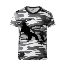 Rybár ťahajúce rybu