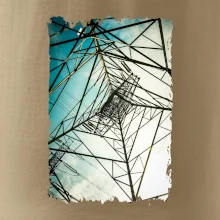 Farebné nebo - stožiare vysokého napätia