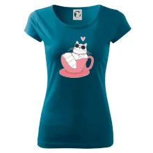 Hustá mačka v hrnčeku