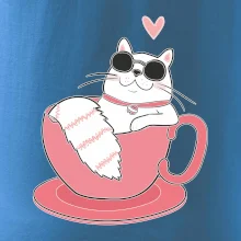 Hustá mačka v hrnčeku