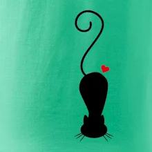 Zamilovaná mačka ležiaca