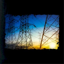 Fotka stožiarov vysokého napätia