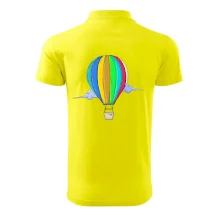 Teplovzdušný balón v oblakoch