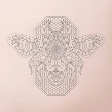 Steampunk včela čiernobiela