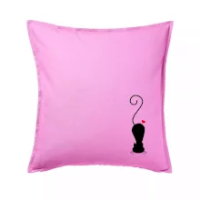 Zamilovaná mačka ležiaca