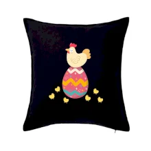 Sliepka sediaca na veľkonočnom vajci