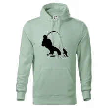 Rybár ťahajúce rybu