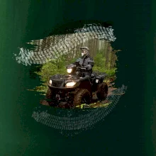 ATV štvorkolka v lese ATV štvorkolka v lese