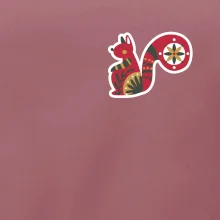 Folklór na prsníku veverička