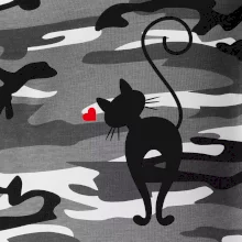 Zamilovaná mačka zozadu