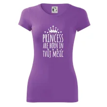 Princesses are born in (Vlastný nápis mesiac narodenia)