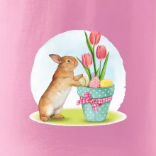 Veľkonočný zajačik tulipány