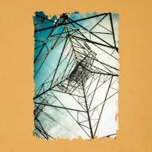 Farebné nebo - stožiare vysokého napätia