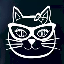 Mačacie dievča s okuliarmi