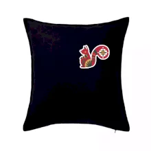 Folklór na prsníku veverička