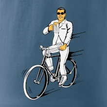 Gentleman na bicykli s pivom