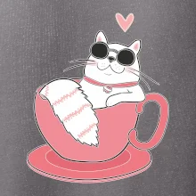 Hustá mačka v hrnčeku