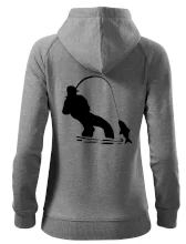 Rybár ťahajúce rybu