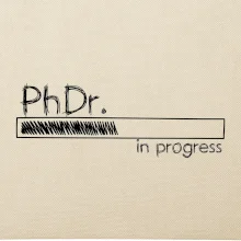 In progress titul PhDr. doktor / doktorka filozofie