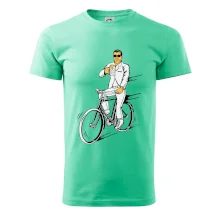 Gentleman na bicykli s pivom