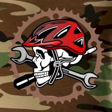 Lebka biker opravár