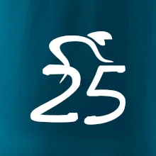 Cyklista oslavuje dvadsaťpäťku (25)