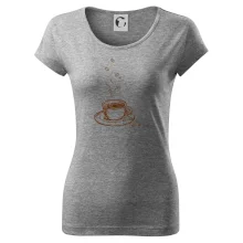 Hrnček plný čerstvej kávy