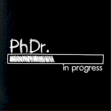 In progress titul PhDr. doktor / doktorka filozofie