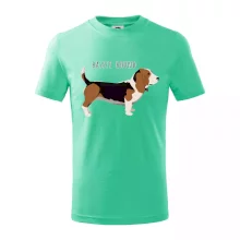 Basset hound pes s nápisom