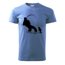 Rybár ťahajúce rybu