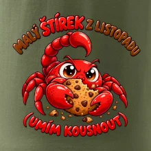 Malý listopadový štírek chrání čokoládovou sušenku