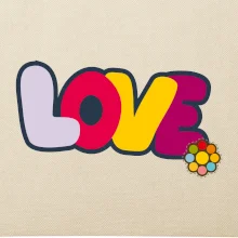 Love nápis s kvetinou