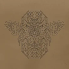 Steampunk včela čiernobiela