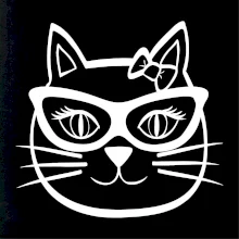 Mačacie dievča s okuliarmi