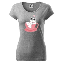 Hustá mačka v hrnčeku