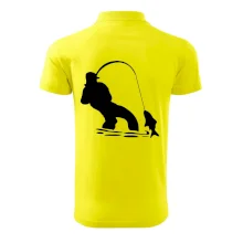 Rybár ťahajúce rybu