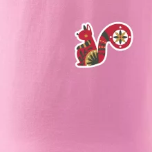 Folklór na prsníku veverička