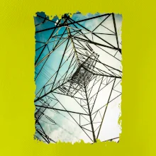 Farebné nebo - stožiare vysokého napätia