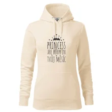 Princesses are born in (Vlastný nápis mesiac narodenia)