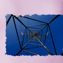 Stožiar vysokého napätia zospodu