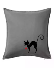 Zamilovaná mačka prehnutá