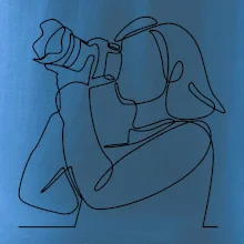 Fotografka stojaca jedným ťahom Fotografka stojaca jedným ťahom