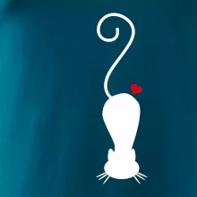 Zamilovaná mačka ležiaca