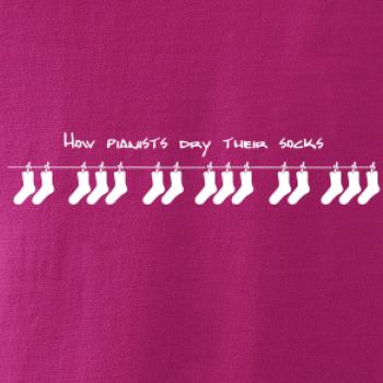 How pianists dry their socks