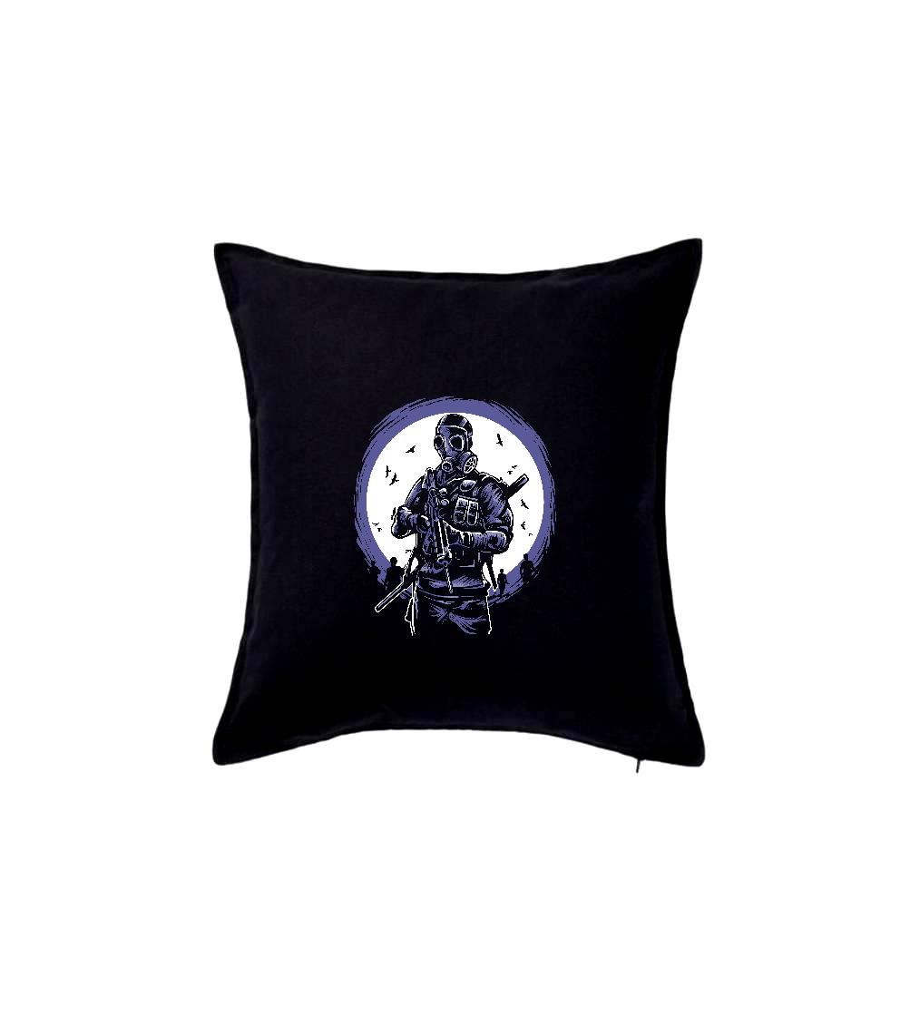 Grafické tričká - Gas Mask Soldier - Vankúš 50x50