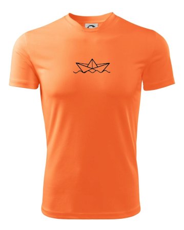 Papierová loďka na vode