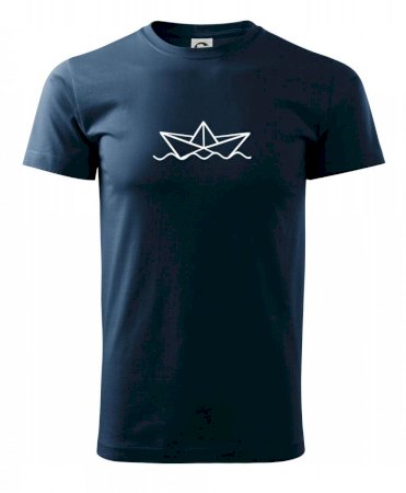 Papierová loďka na vode