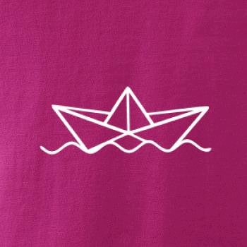 Papierová loďka na vode